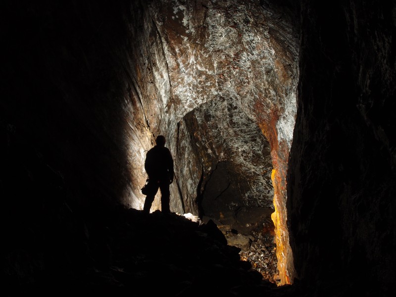P2053268.JPG - Slickensides on the left wall of the stope.