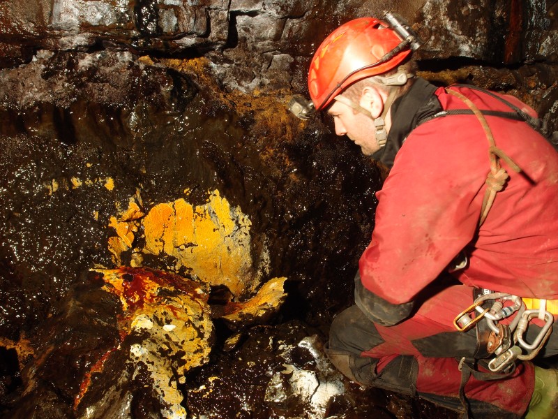 P2053269.JPG - In the splattered egg zone.