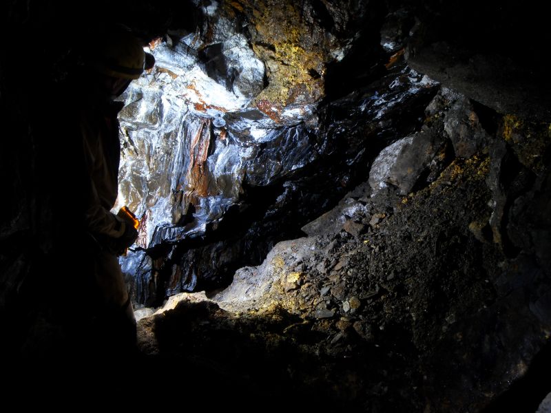 16_ghl_endofstopetop.jpg - More calcification near the roof line.