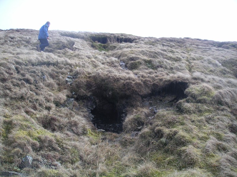 gudhamgillfirestonelevel_entrance2.jpg - An adit on the higher fell side, we did think this at first was the Firestone Level, but that should be lower down.