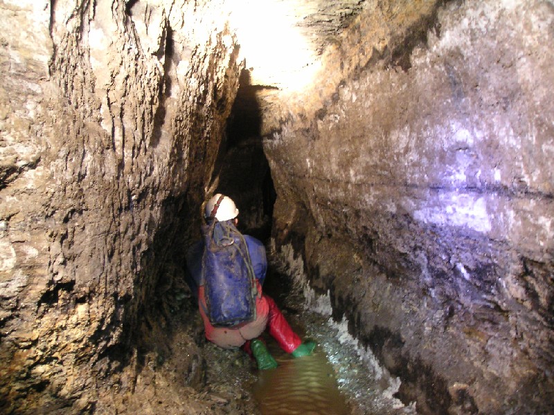 hll_rightpassage_pastjunction.jpg - Carrying on past the junction along the passage.