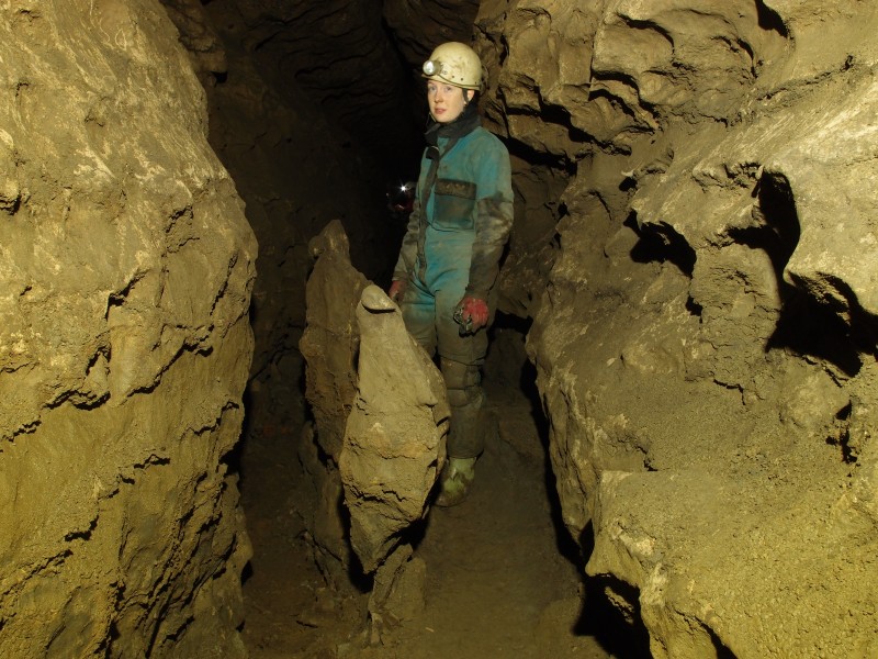 PC011855.JPG - Detached flake in the caverns.