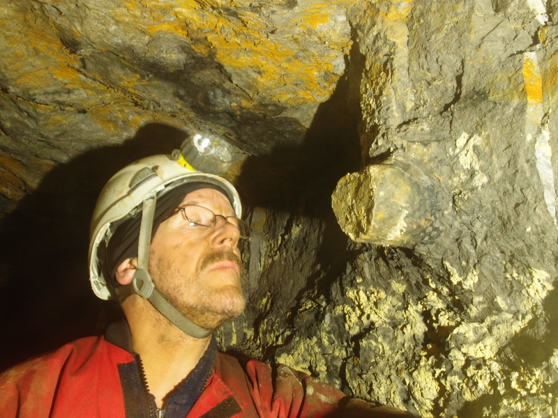 PC011909.JPG - Scale of fossil.