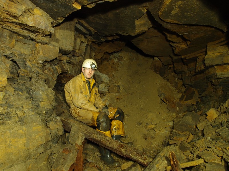 PC011935.JPG - First fall on the crosscut to the main workings. Looking south east.