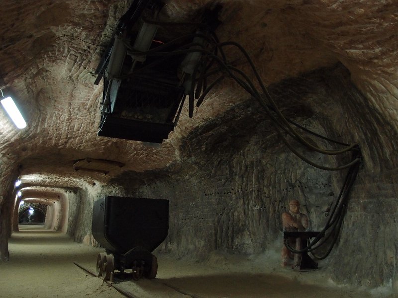 P5200654.JPG - Display of a hydraulic hopper.