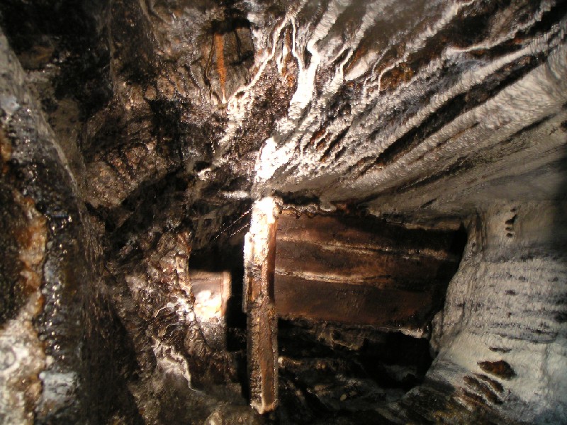 mc_lcvjunc_calcite_viewup.jpg - Looking up the calcified rise. You cannot see it from this angle, but a winch and chain can be seen up there.