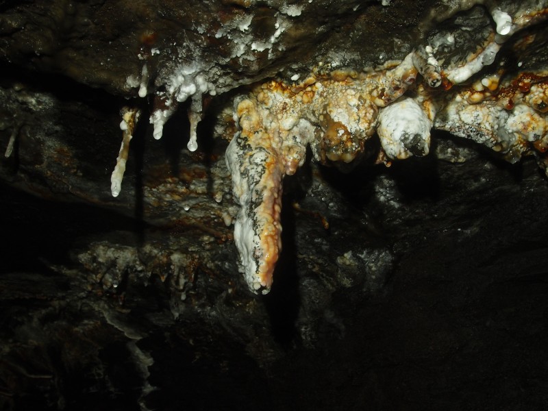P5181042.JPG - Formations near Longcleugh Vein junction on the main level in.