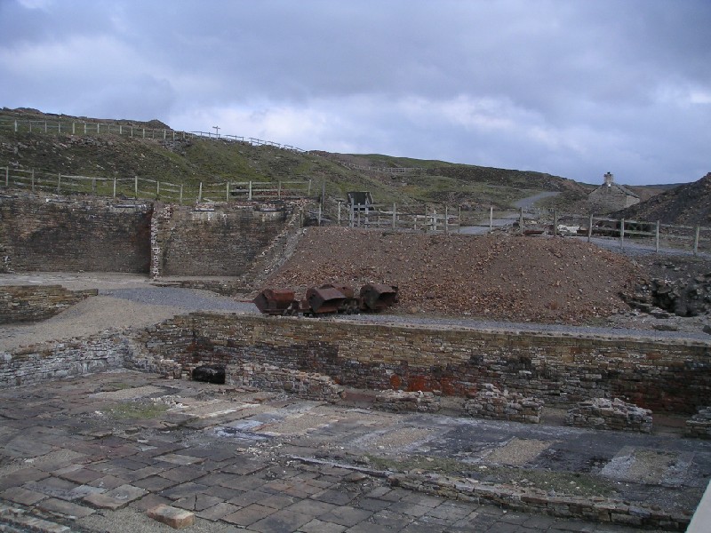 llc_smeltmill6.jpg - Bouse teams and view up to Carr's Mineshop.