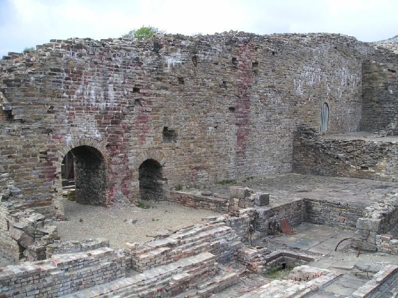 llc_smeltmill9.jpg - Main wall inside the smelt mill.