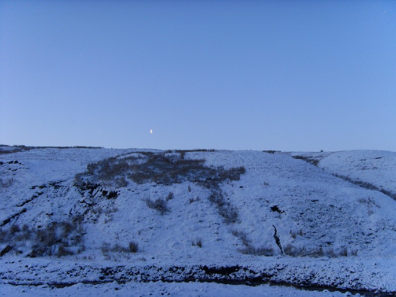 SDC17599.JPG - Moon over the moor on the west side of the Nent River.