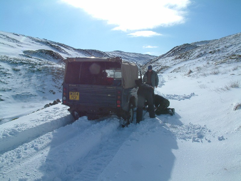 snowtrip_15.jpg - and more digging.