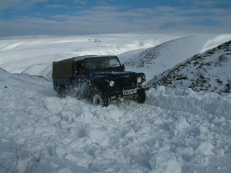 snowtrip_40.jpg - Another push and a break through, the mission goes forth.