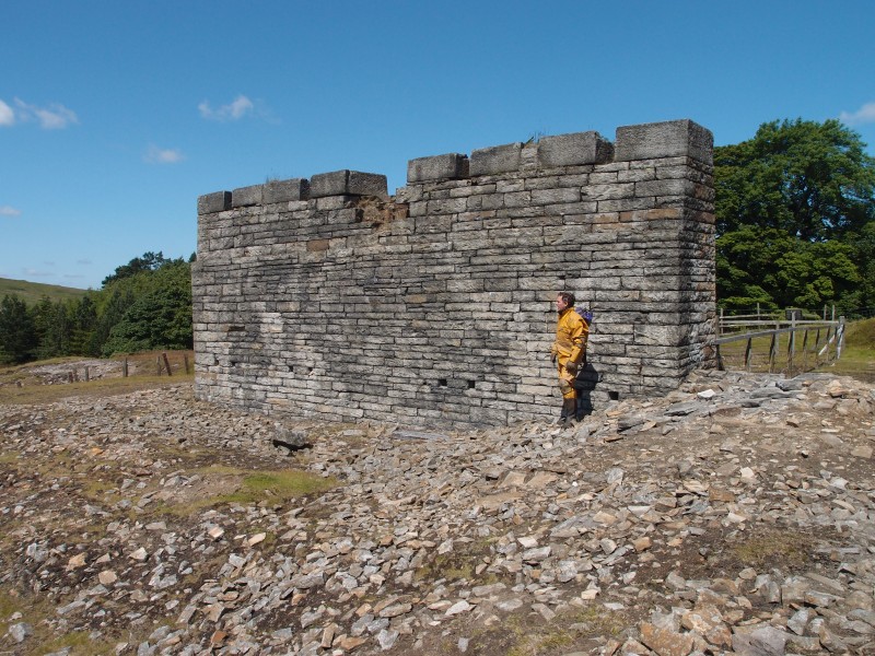 P7246224.JPG - Wall of the wheel pit.