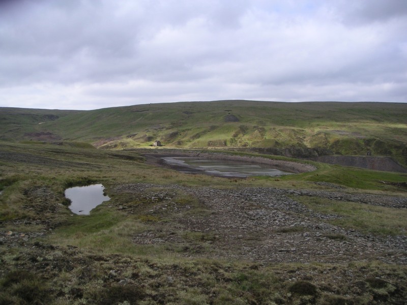 nsp_smallcleughres1.jpg - Handsome Mea Reservoir and Caplecleugh High Mine Shop in the distance.