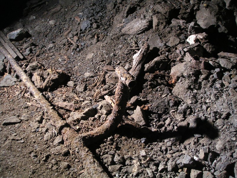 22nh_admflats_pipetakeoff.jpg - Air pipe take off.