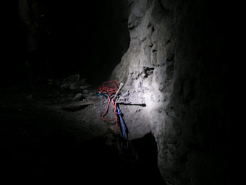 35nh_adf_uperf_starbit.jpg - The top of the hopper. The hand lines where attached to a star drill.