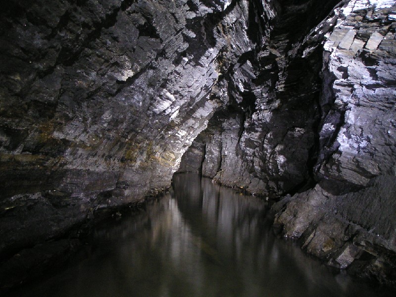 63nh_welgilxv_level.jpg - View along the Wellgill Cross Vein, this is the route from Brownley Hill to the main Haggs Horse Level.