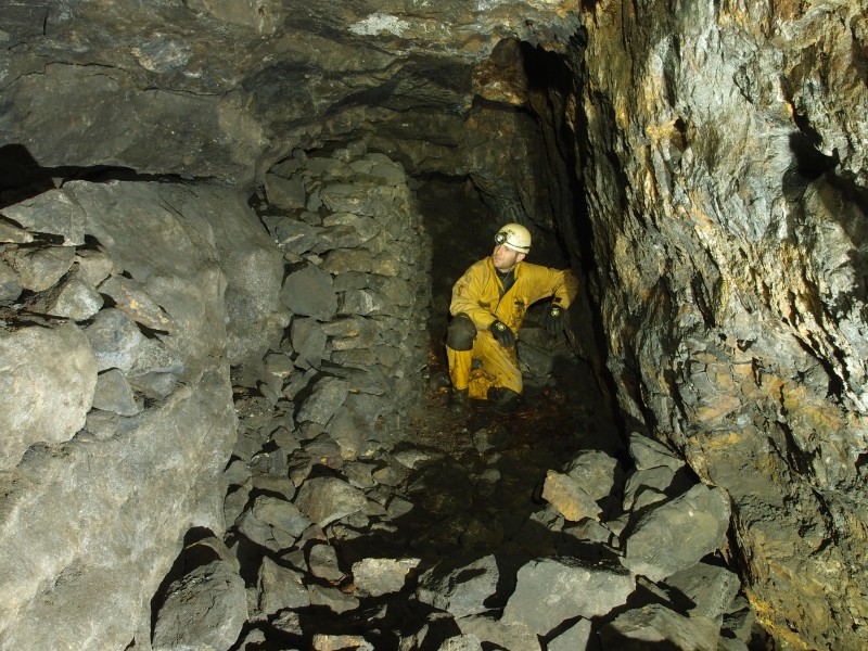 PC191673.JPG - Pack walling in the Great Limestone on Brownley Hill East / Nentsberry Greens Cross Vein.