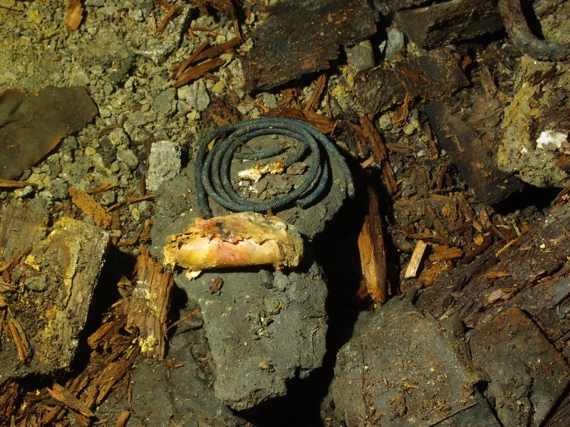 PC191678.JPG - Bickford fuse, dynamite and detonator.