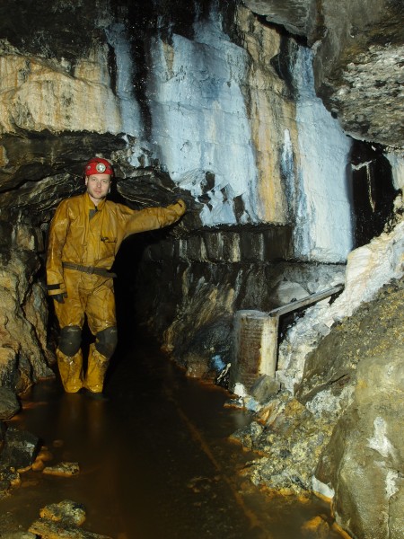 PC191683.JPG - Calcification in the Nentsberry Haggs Vein level on the Brownley Hill East / Nentsberry Greens Cross Vein.