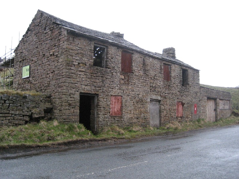 h_mineshop2.jpg - The mine shop and other buildings.