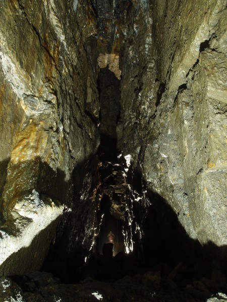 P8311028.JPG - Looking over to the end of the level over a fall.