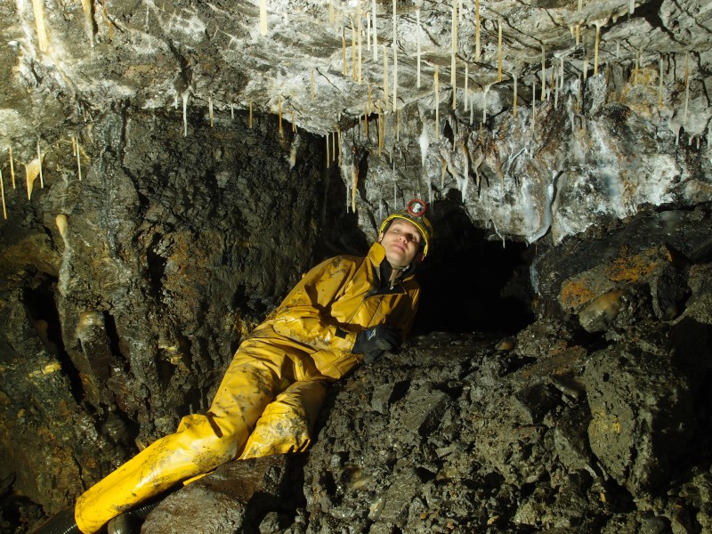 P8311045.JPG - Straw stalactites.