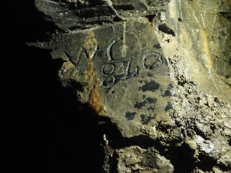 P8311056.JPG - Graffiti, WC 1840.