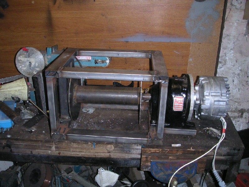 winch_230406_1.jpg - The assembled winch on the work bench.