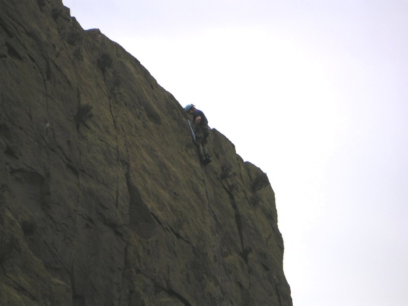 wilton1_theprow8.jpg - Charlie starting of on the Prow in Wilton 1 Quarry. The drop is 17m.