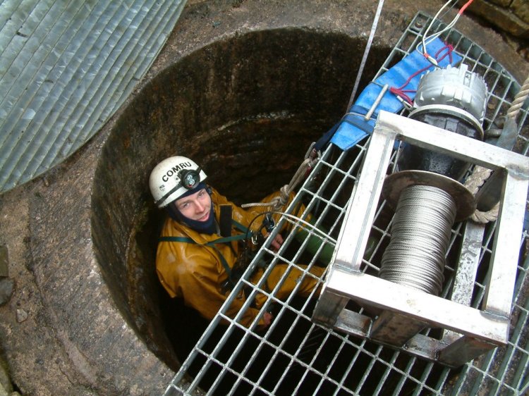 winchtesting50mkarli_shaft_7.jpg - Back up with not a scratch to be seen, the young ones love winching.