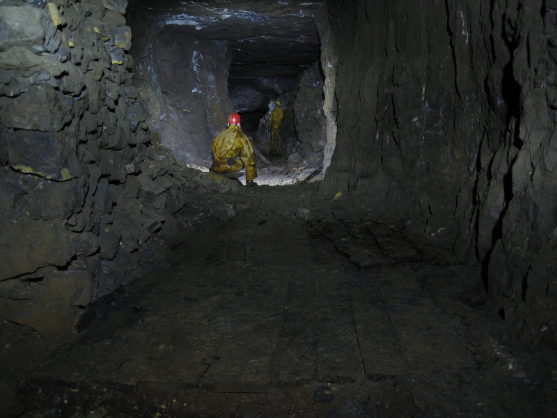 IMG_3048.jpg - More wooden boarded floor in the flats, looking north down the flats.