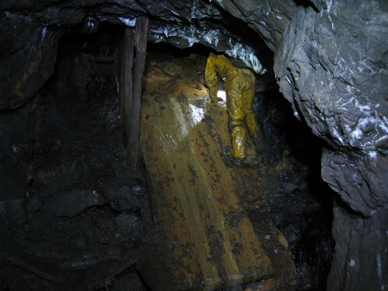 IMG_3057.jpg - The large ore chute that feeds into the 3rd rise.