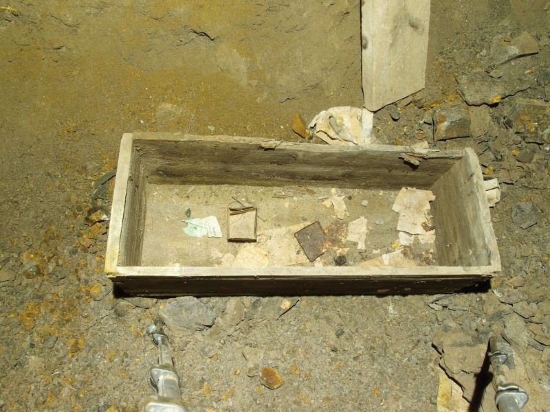 P7060845.JPG - Explosives box with detonator tin and instructions.