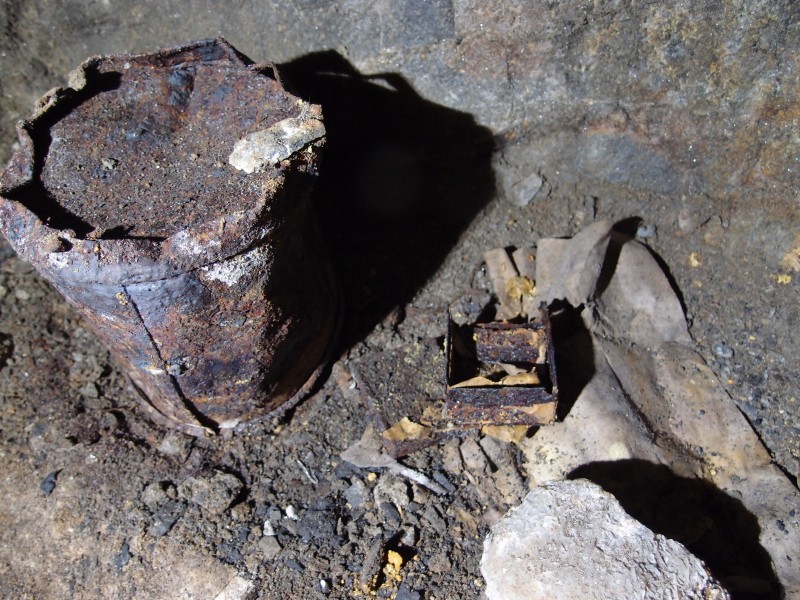 P7060892.JPG - Tin and detoantor box.