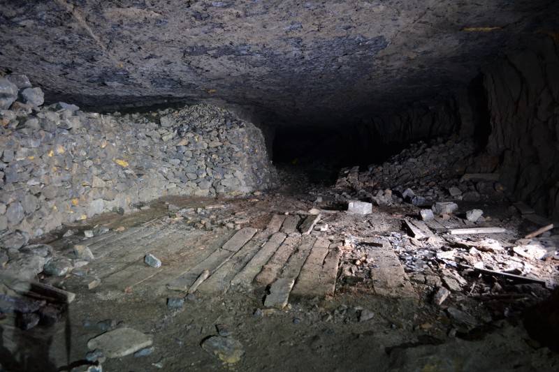 DSC_0277.JPG - Dressing floor. Photo by Karli.