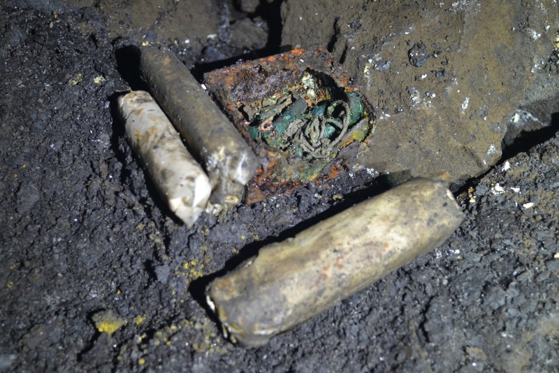 DSC_0310.JPG - Dynamite and detonator tin, complete with detonators. Photo by Karli.