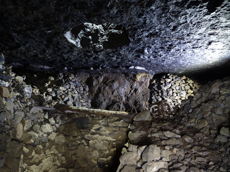 P1030629.JPG - Sump exit in the roof in Proud's Workings. Photo by Sal.
