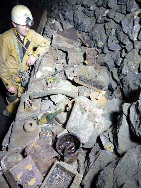 P1030642.JPG - Birds eye view of artefacts. Photo by Sal.
