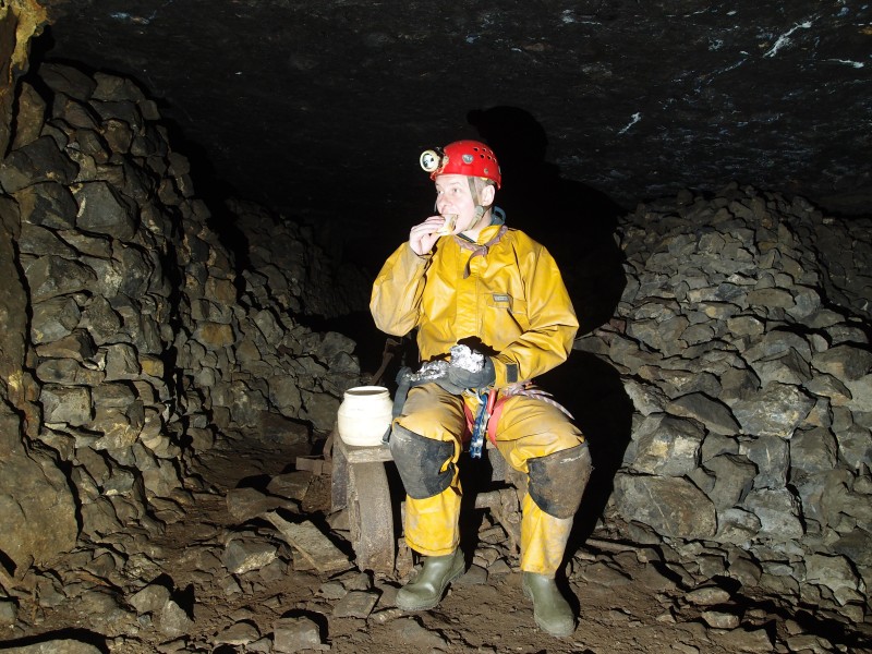 P2118005.JPG - Mr Mike - lunch.