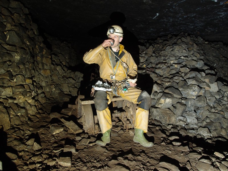 P2118007.JPG - Mr Karli - lunch.