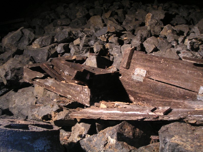 rg_psf_explosivesbox1.jpg - The explosive boxes in the flat. Inside them there are the remains of fuses, detonator cases and gun cotton cases.