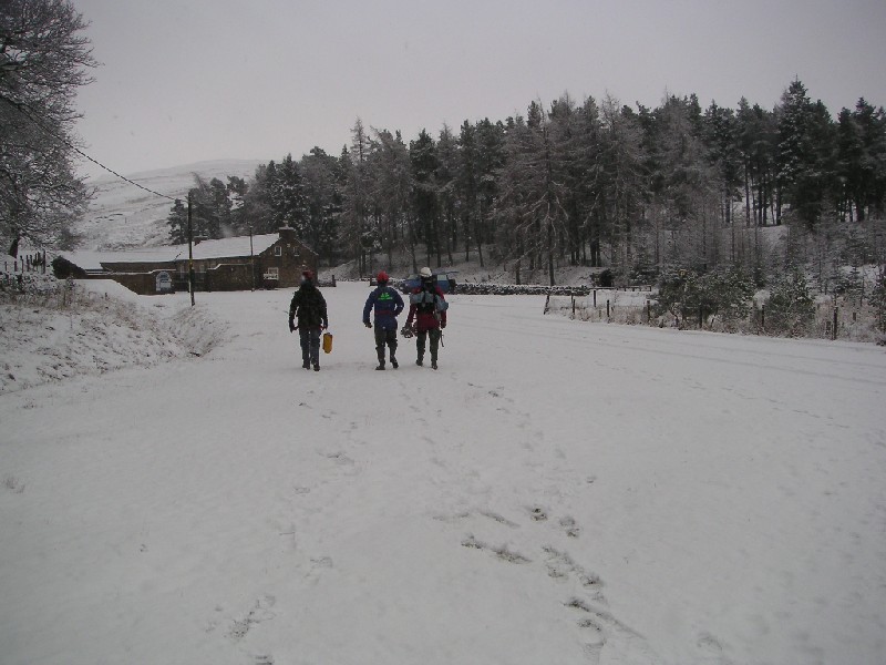 rg_beforetrip2.jpg - Setting of for Rampgill, Pete, Charlie, myself and Karl taking the pic.