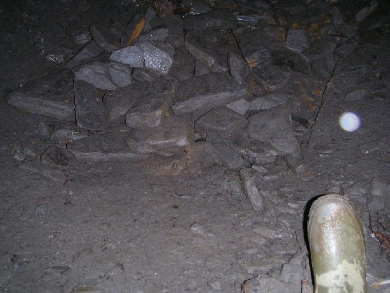 sb_topsills_hidden_shaft.jpg - If you move on from the steps, there is a level you can explore, in a small side chamber there is a shaft (I think is may have been a sump or dug out ore shoot) that is covered up.