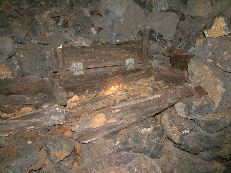 rg_prouds_explosivesbox.jpg - Old explosives box.