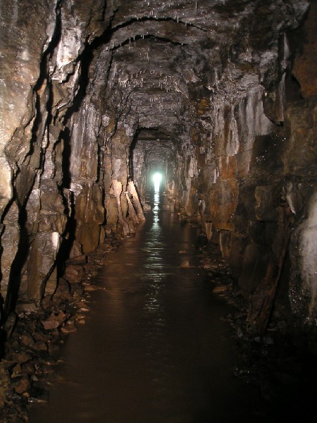 rg_portalfrominside2.jpg - Many hours later we approach the exit, glaring with sun light.