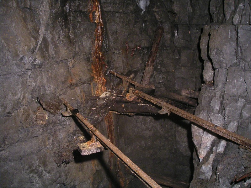 rg_ramseyssp_engineroom1.jpg - Above Ramsey's Sump in the engine room.