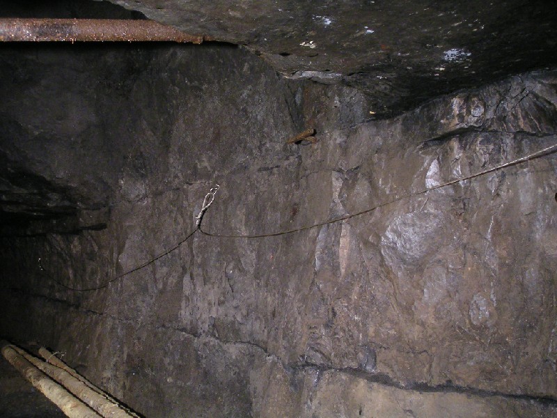 rg_rgshaft_traverse.jpg - Close up of the traverse line.