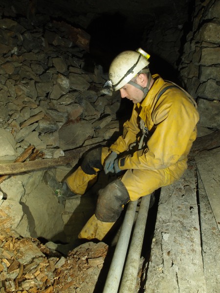PB081446.JPG - Ore chute top from the level at the top of the Great Limestone, south west from Hopper 29.