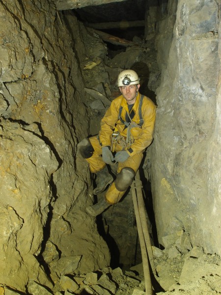 PB081453.JPG - Top of the ore chute from the sublevel to the top level.